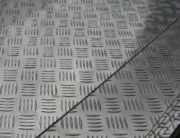 Лист нержавеющий рифленый г/к квинтет AISI 304 3 мм фото