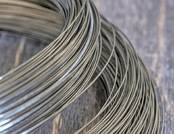 Проволока конструкционная Ст58 0,45 мм ГОСТ 1050-2013 фото